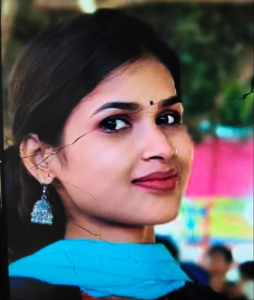 A young woman living with her live-in partner died by hanging