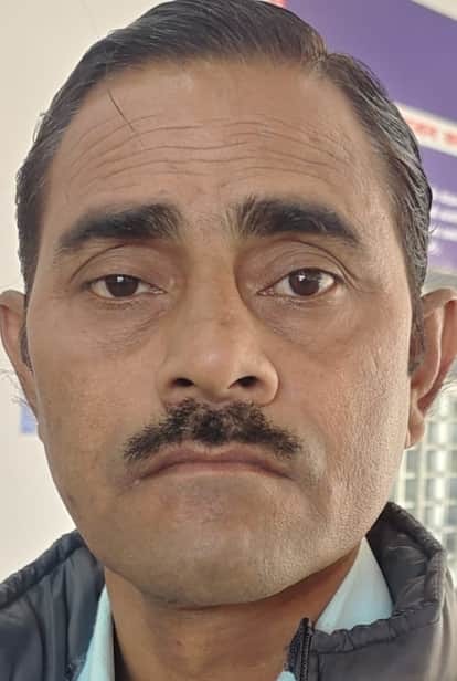 Roadways bus windows open as soon as brakes are applied, leaving passengers shivering in the cold