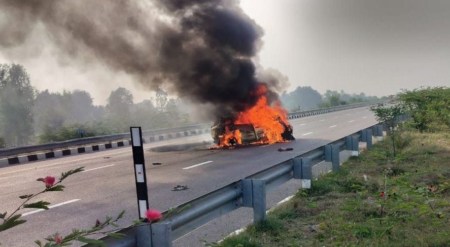Loud explosion, screams, and cars burst into flames within 10 seconds