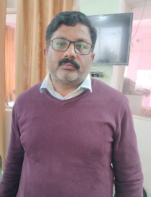 A clerk from the CMO office was caught taking a bribe and was sent to jail