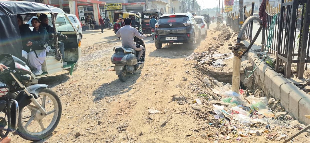 Road Safety Committee orders, issue raised in grievance redressal camp, yet the broken road remains unrepaired