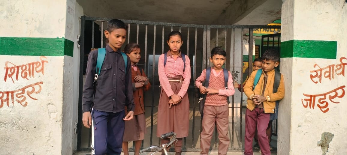 The teachers did not arrive on time...the children kept waiting.