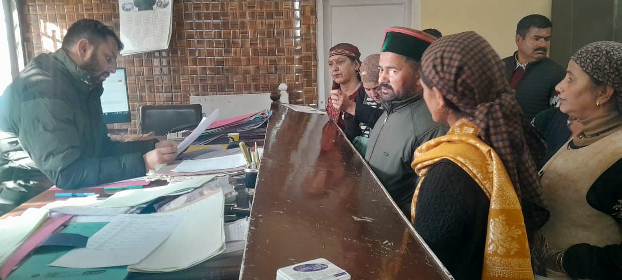 Mid-day meal workers should be given the status of labour employees.