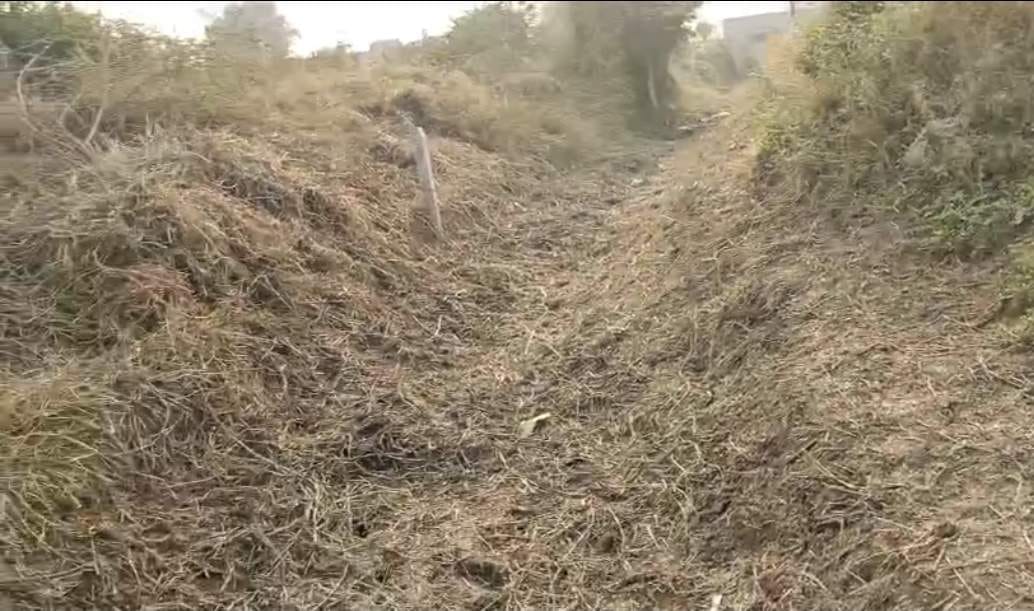 Allegations of not getting the minor excavated as per the standards