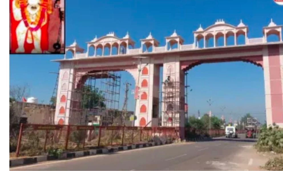 दौसा मेहंदीपुर बालाजी में बन रहा प्रवेश द्वार