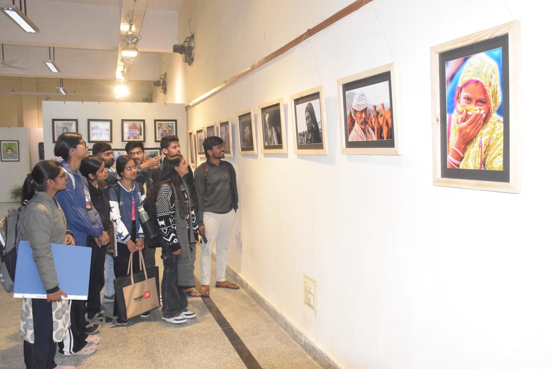 Pictures of fairs and festivals were seen in the art exhibition at BHU