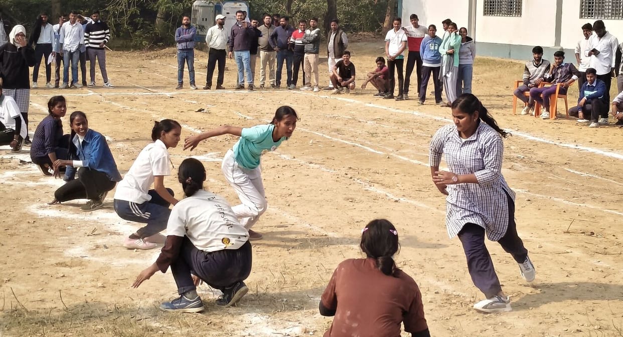 Ayodhya won the title in volleyball, Sultanpur was the runner-up