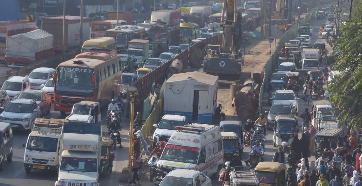 Bhagwan Talkies Square was jammed due to the rush to get out first