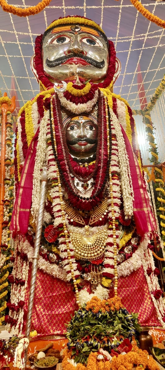 Baba Laat Bhairav, the judge of Kashi, was adorned with Sat, Raja and Tama