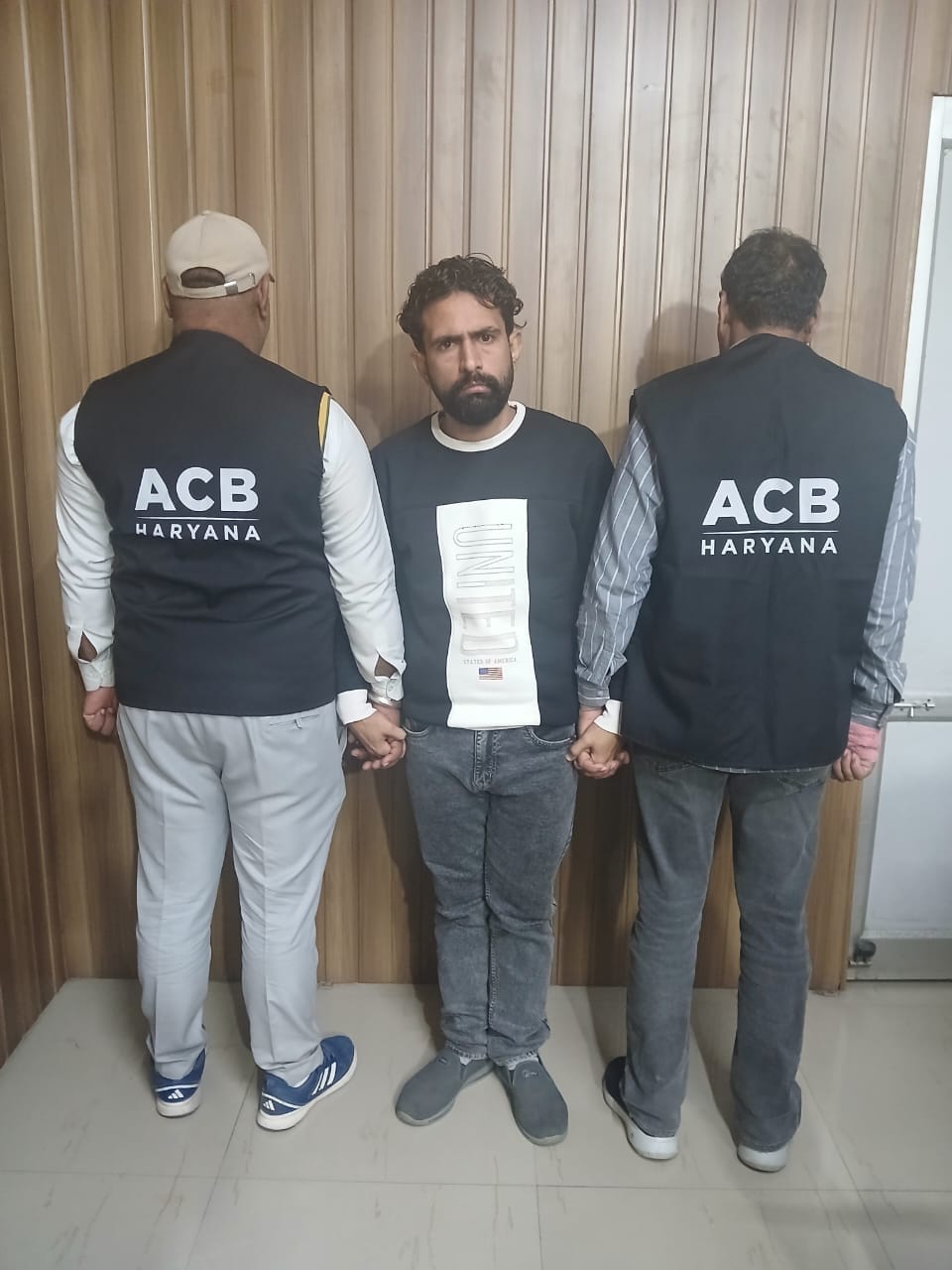 Municipal Council computer operator arrested while taking bribe of Rs. 60,000
