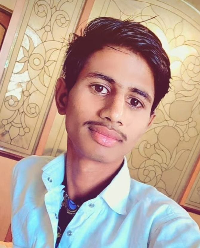 The body of a youth from Jarifnagar in Bihar was found hanging, causing chaos in the house.