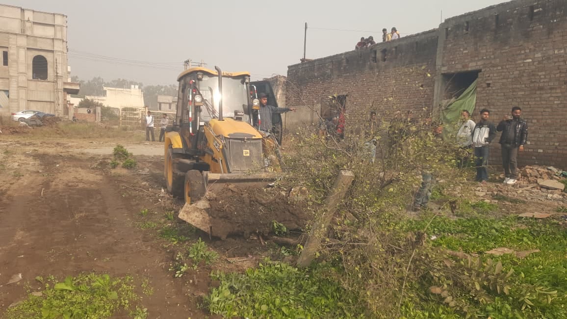 Occupation removed from Waqf Board land, altercation with officials
