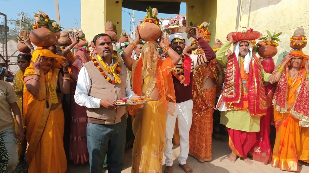 The auspicious beginning of the Srimad Bhagwat Katha began with the Kalash Yatra.