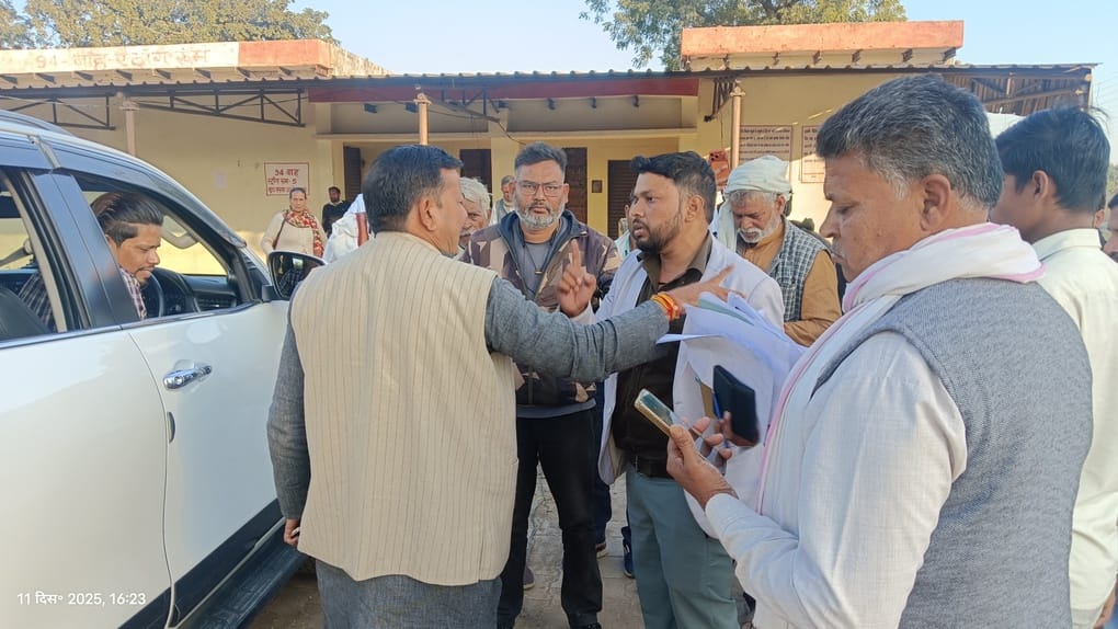 Farmers created ruckus when millet was not weighed as per token number.