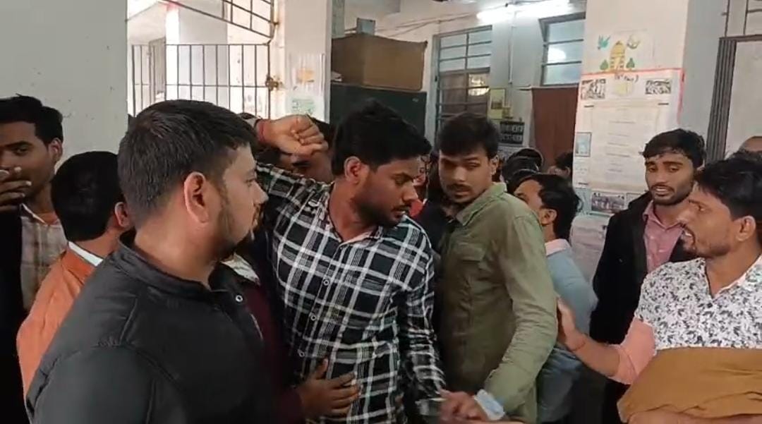 Muzaffarpur Bihar news : medical collage student two group fight video goes viral