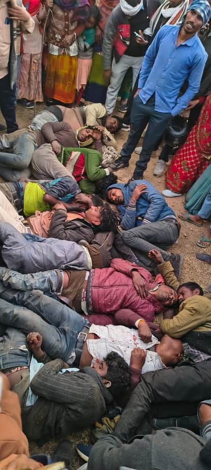 Villagers beat 11 accused who were fleeing after stealing sheep and held them hostage for 12 hours