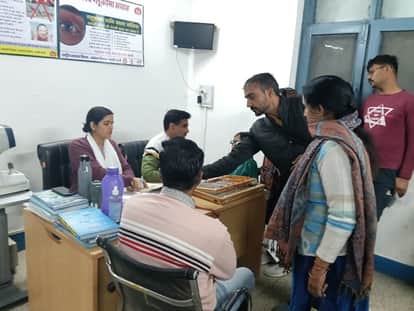 The strike finally ends after four days; doctors will return to work today, and health services will be back on track.