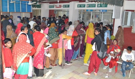 Six doctors went on strike again, increasing the burden of surgeries and tests.