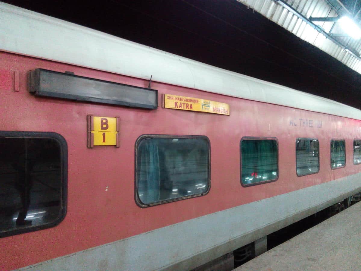 Udaipur City Express Reaches Shamli 4 Hours Late, Passengers Face Trouble