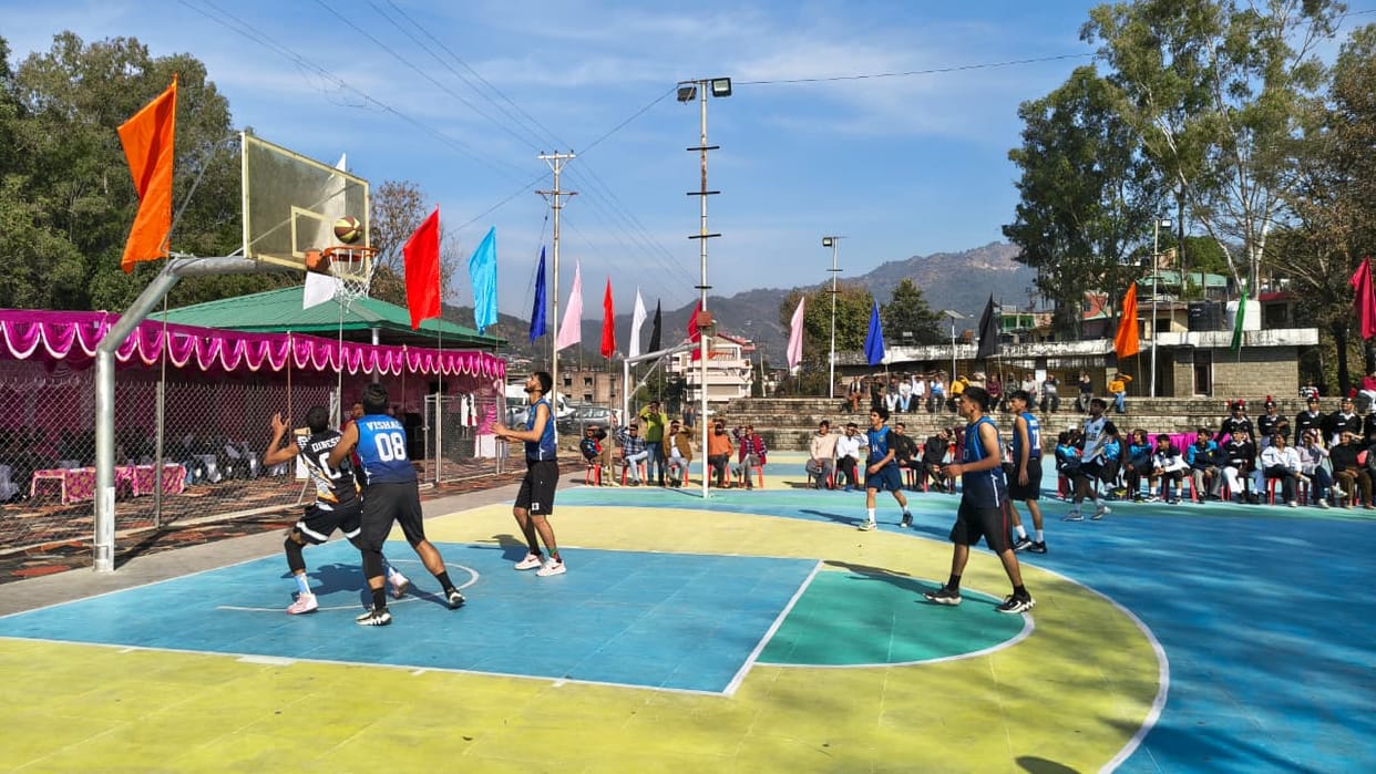 Sarkaghat in men's category and Mandi College in women's category became basketball champions.
