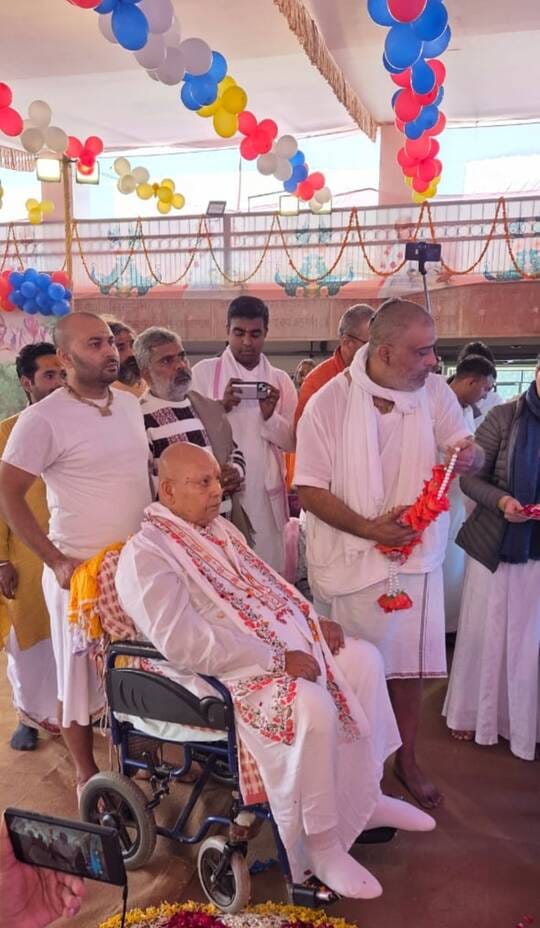A wave of devotion surged in Gahwar Forest on the birth anniversary of Saint Ramesh Baba.