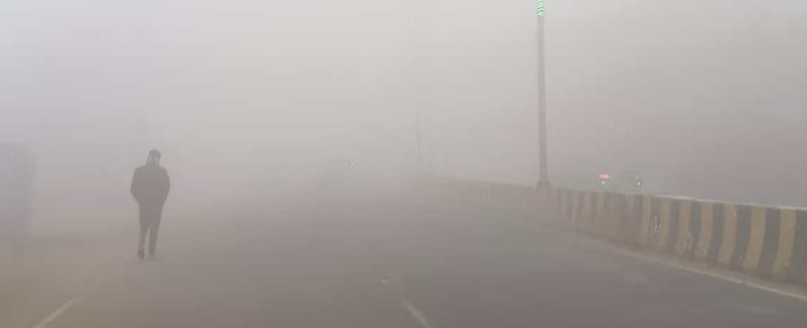 The city remained shrouded in fog from morning till afternoon, and the chill intensified.