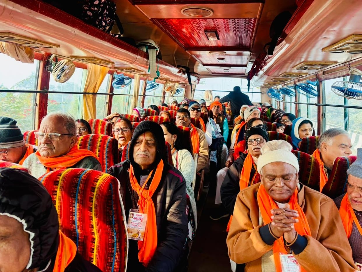 Elderly people became emotional after reaching Ayodhya from Ramrath Yatra