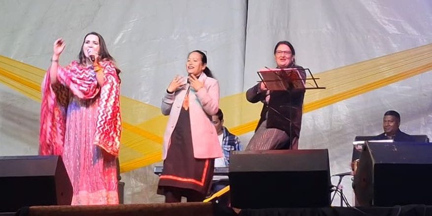 Himachali couple's Rashke Qamar... enthralled the audience