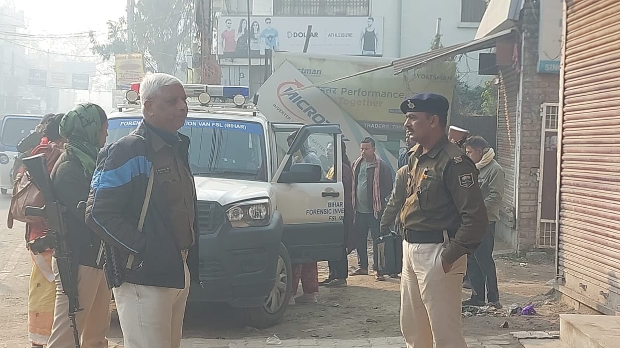 Muzaffarpur Bihar news : thief stoten and cut atm mid night police investigate more detail