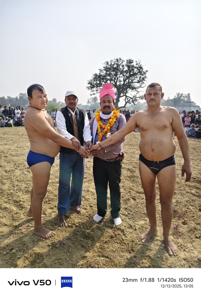Wrestlers showcase their skills in the wrestling match