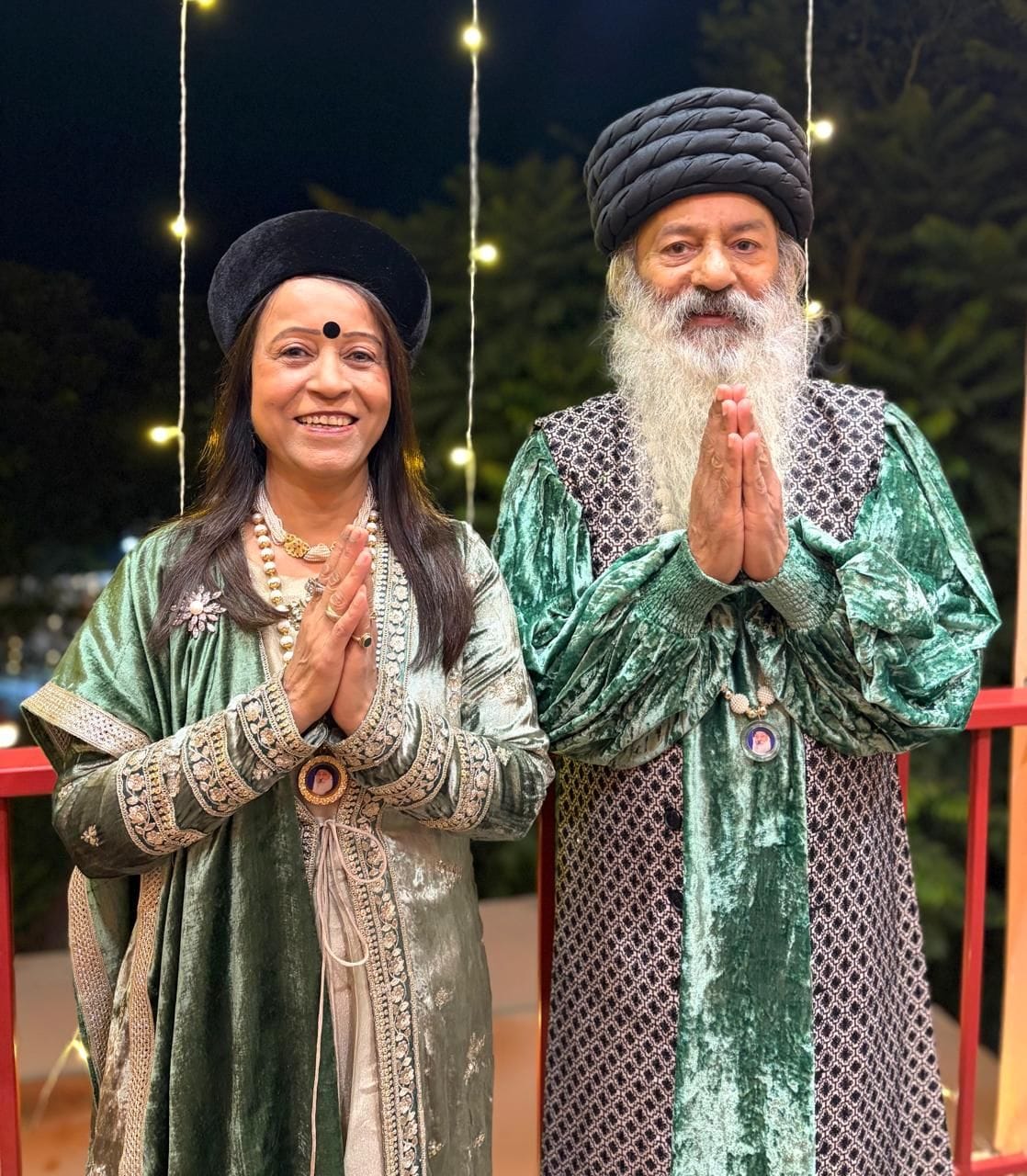 Osho's birthday was celebrated with great fanfare at the Rajneesh Meditation Temple.