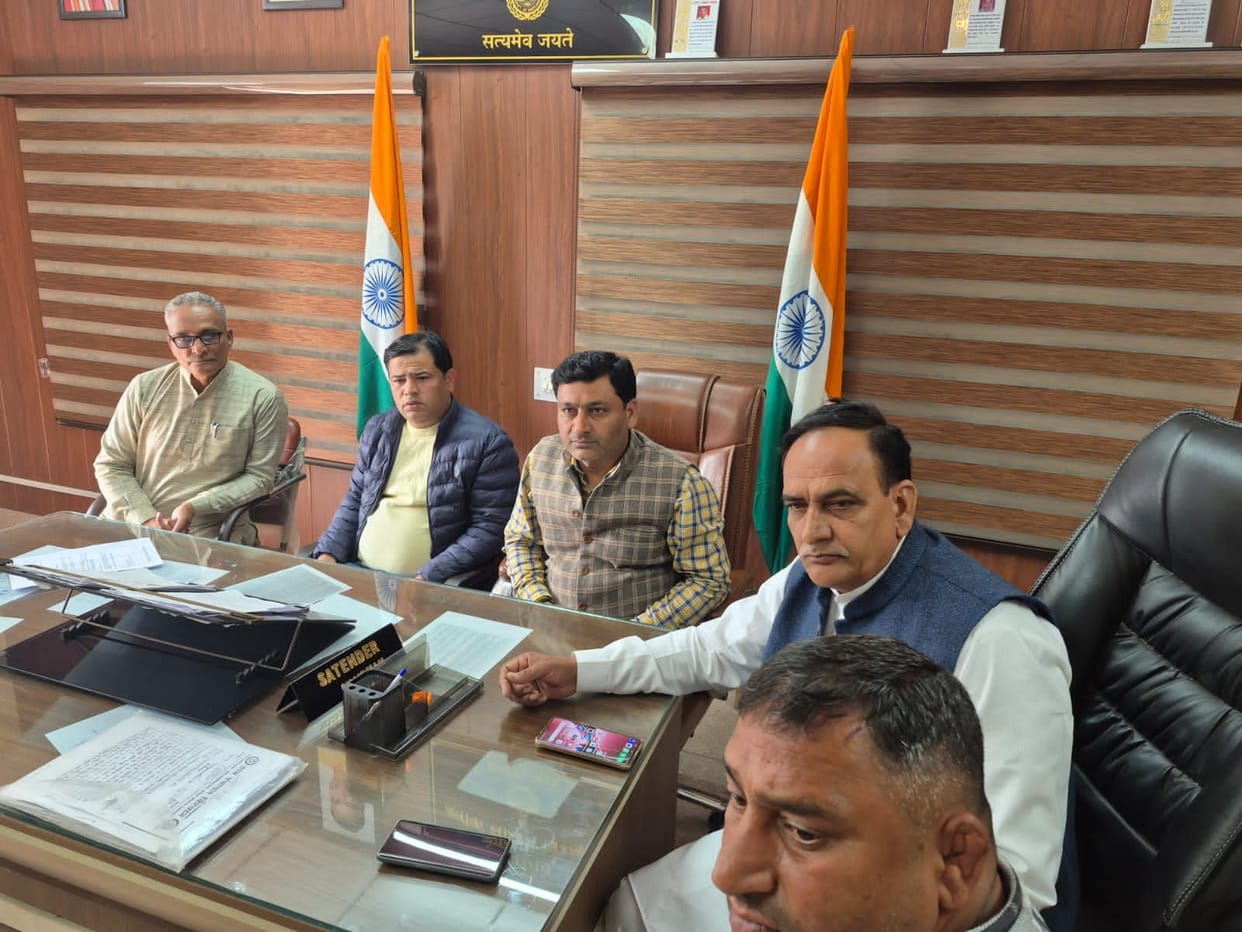 The Sarpanch Association is angry about the pressure being put on them to give up panchayat land and has expressed its protest.