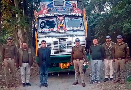 Forest department team went to Karnal and seized illegal timber.