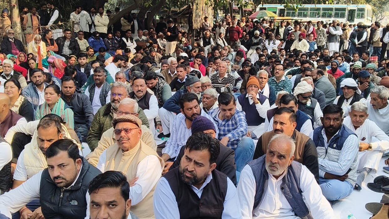 The Congress party staged a protest to demand an increase in the support price for sugarcane