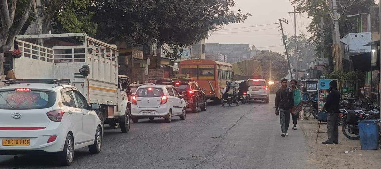 High tension line wires broke in a truck loaded with sugarcane.