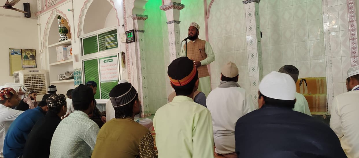 Offering namaz in the first row gives the most reward: Kalamuddin