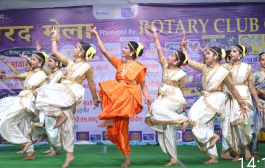 Girl students enthralled the audience with group dance at the Rotary Sharad Mela.