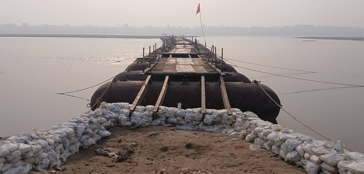 Only 40 pipes could be connected, making it difficult for the pontoon bridge to begin in December.