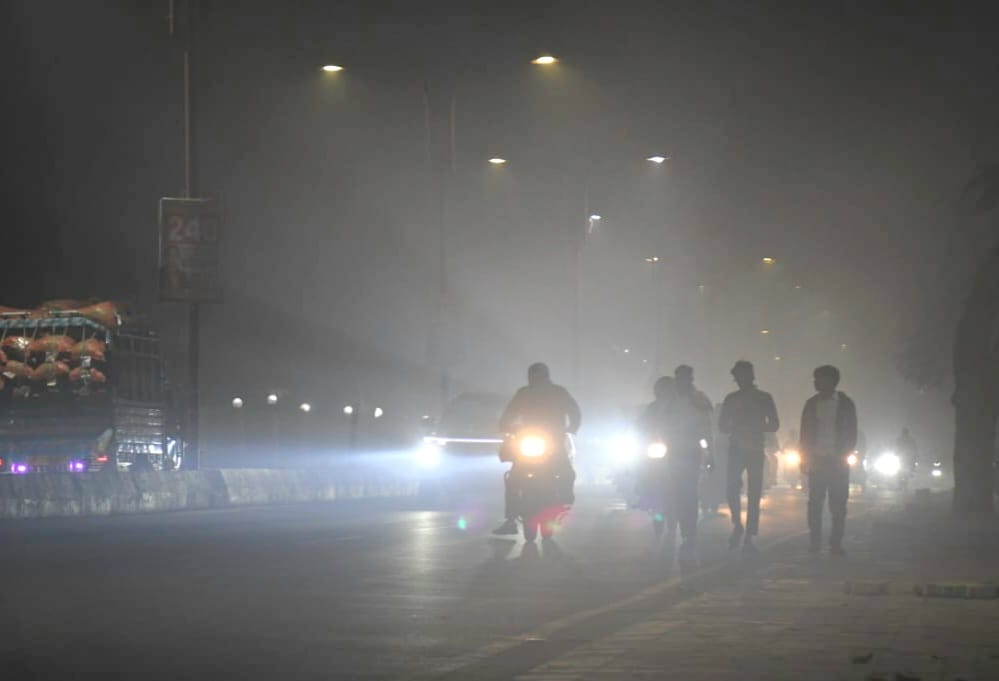 Fog increased, visibility reduced to 400 meters