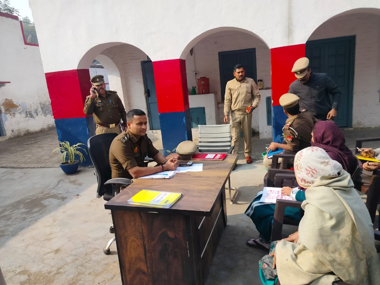 CO Daurala listened to the problems of the complainants.
