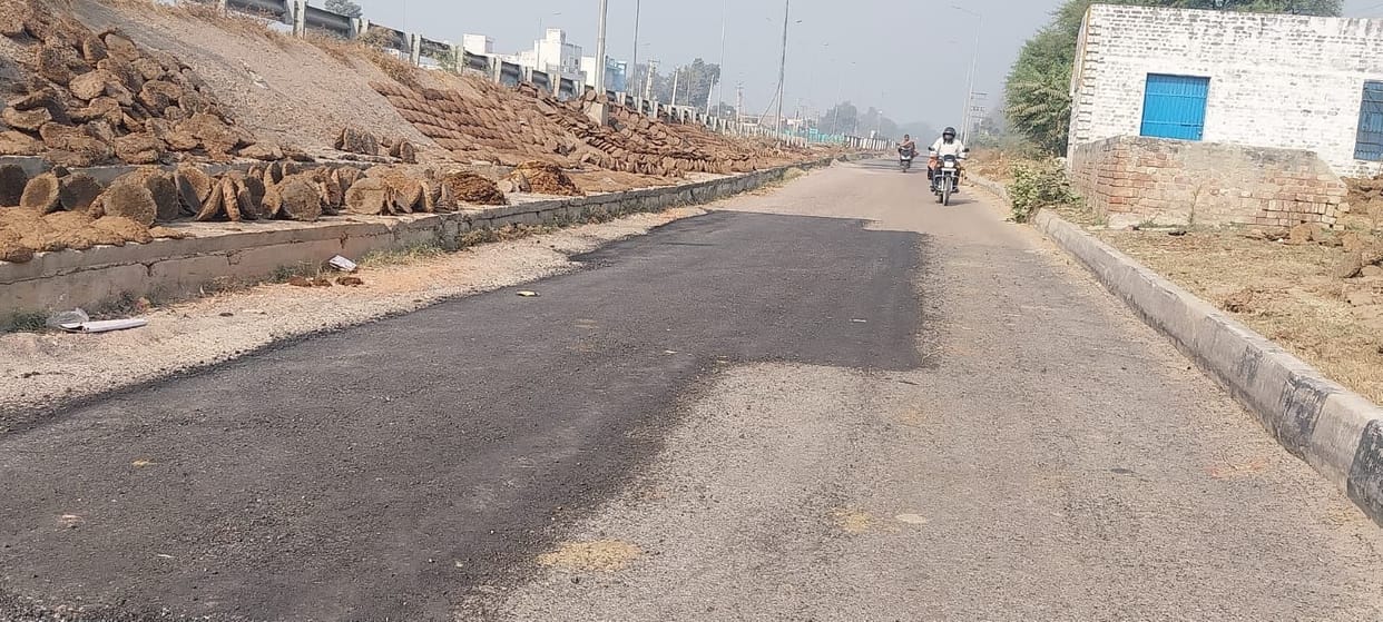 Patchwork repairs were carried out on the service road in Vadodara, providing relief to motorists.