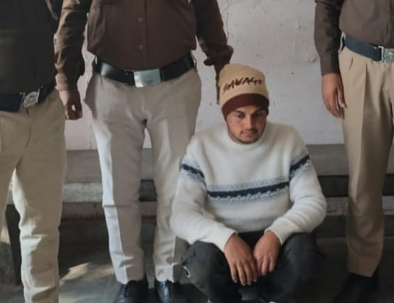 The main accused in the Rs 80,000 fraud case has been arrested.