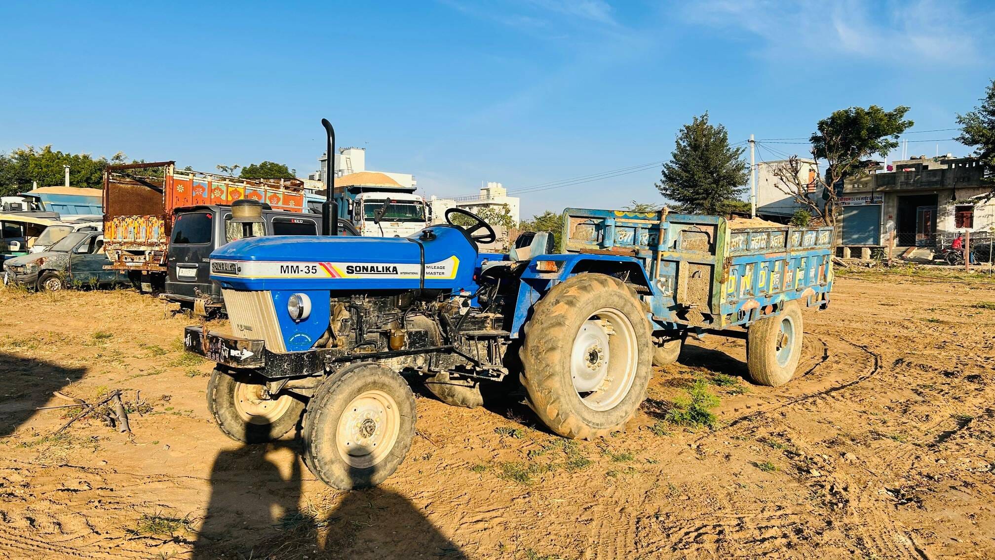 अवैध बजरी परिवहन करते ट्रैक्टर-ट्रॉली जब्त