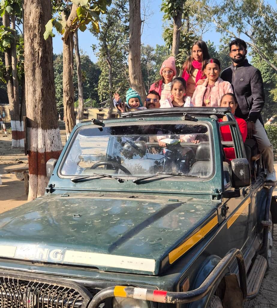 भीरा के किशनपुर जंगल में बाघ के दीदार के बाद  झूम उठे सैलानी। संवाद