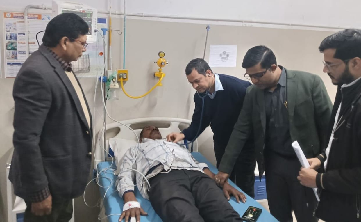 The patient had suffered a minor heart attack and was taking gas medicine to relieve the pain.