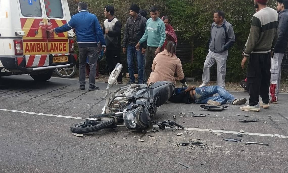 Bike collides with truck, 40-year-old man killed, one injured