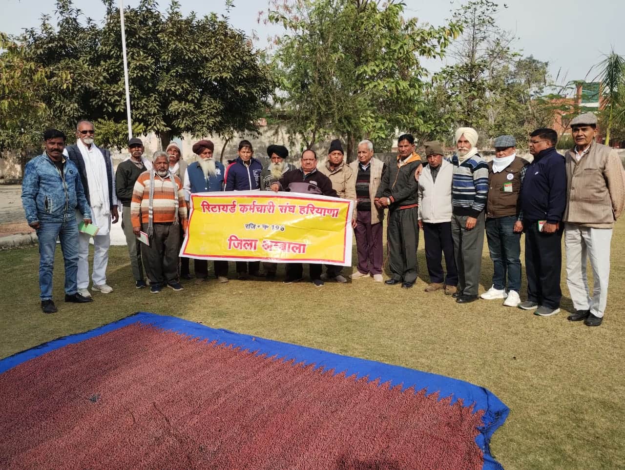 बराड़ा में रिटायर्ड कर्मचारी संघ के पदाधिकारी बैठक के दौरान। प्रवक्ता