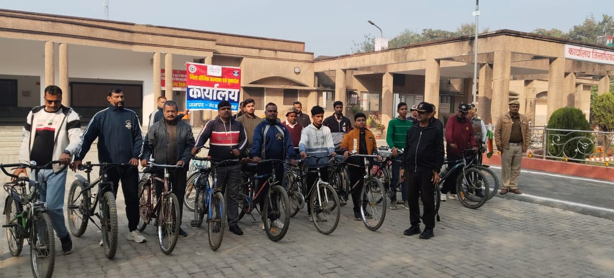 A cycle rally was organized under the Fit India initiative.
