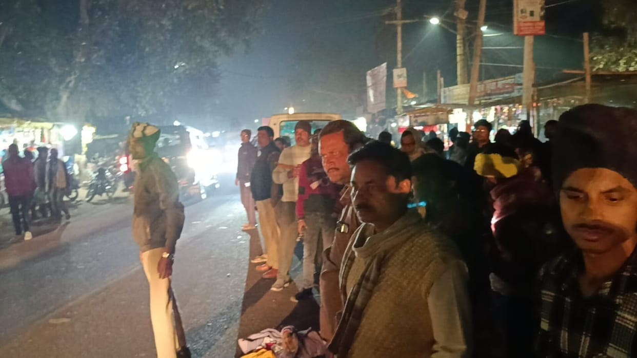 rohtas bihar news: man dies after being hit by bus, villagers set the bus on fire, rohtas news