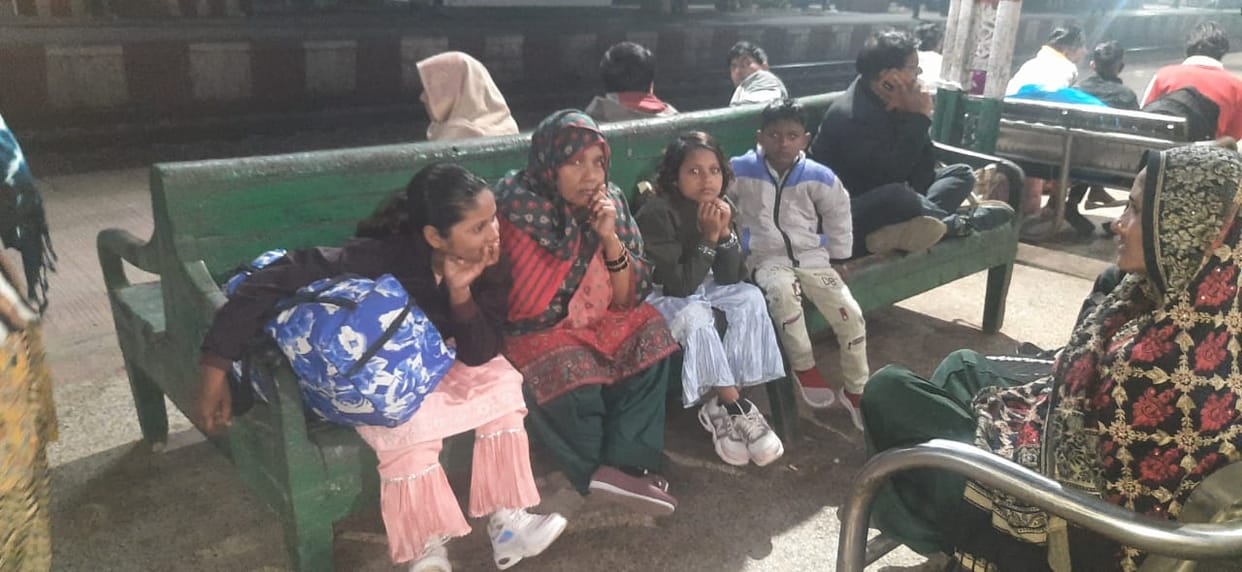 Mahananda Express going to Delhi was cancelled
